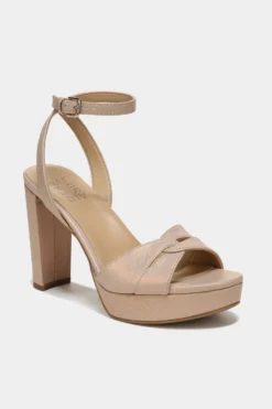 Naturalizer Nevena Ankle Strap -Naturalizer 0469dfc1 ebe9 46a2 9b9f 9b7ae9a00cfe scaled
