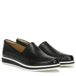 Naturalizer Beale Slip-On Loafer